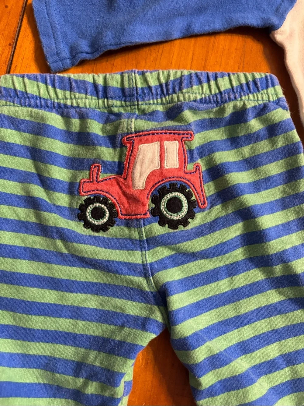 Nursery Rhyme preppy Baby Boys farm 2Pc Tractor Appliqué Bodysuit & Pants Set 6M